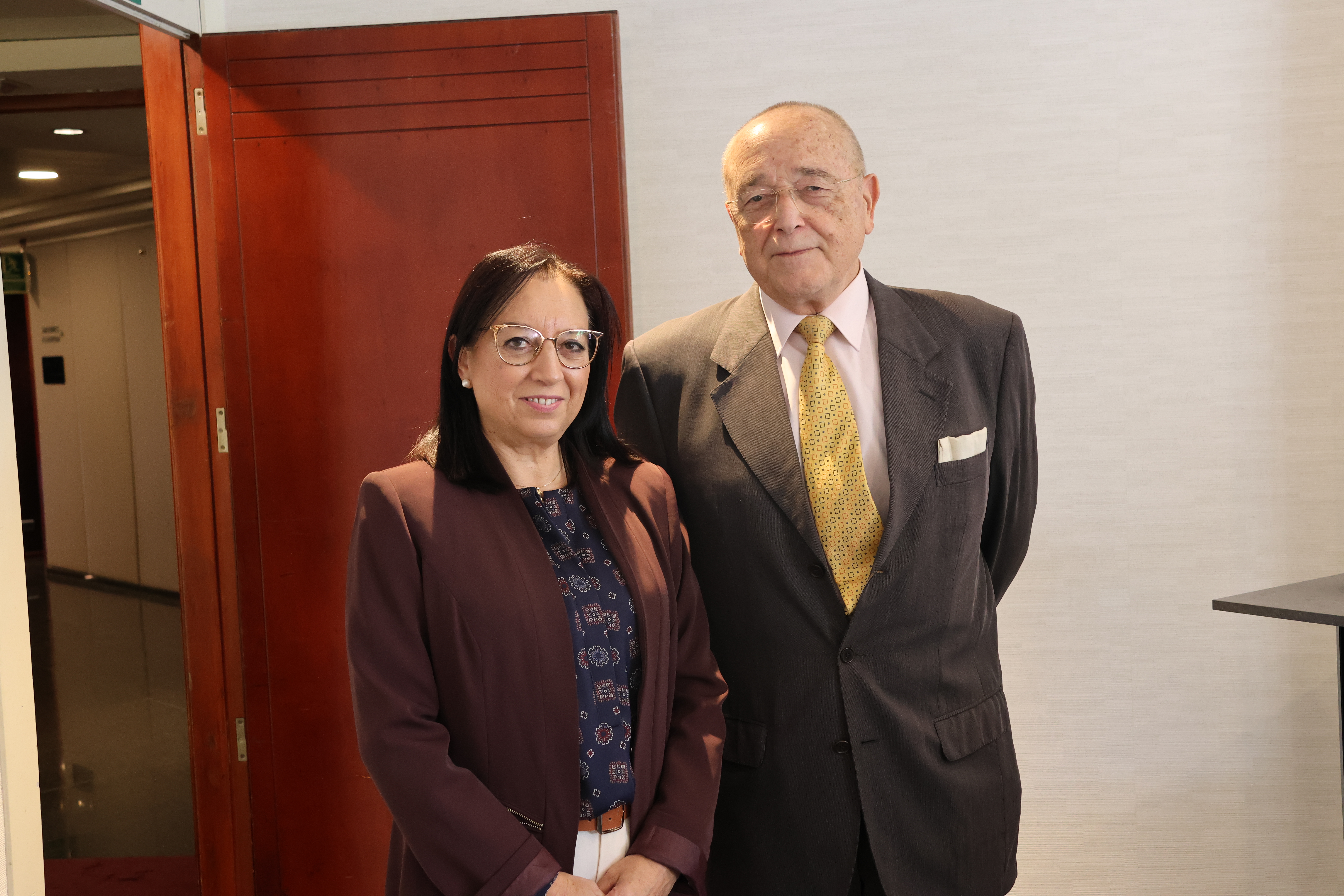 Encuentro con Presidenta de las Cortes